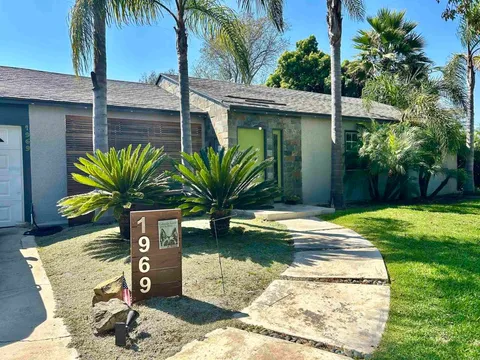 1969 Monrovia Avenue, Costa Mesa, CA 92627