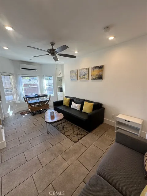 354 Chestnut Avenue Unit 33, Long Beach, CA 90802