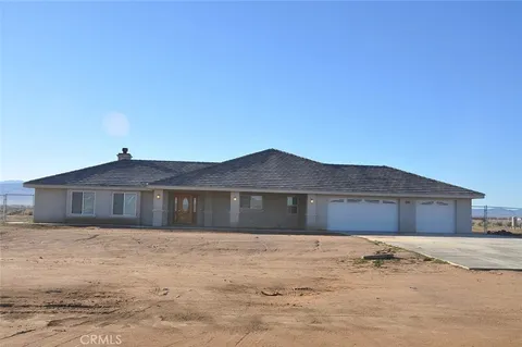 22983 Broken Lance Road, Apple Valley, CA 92307