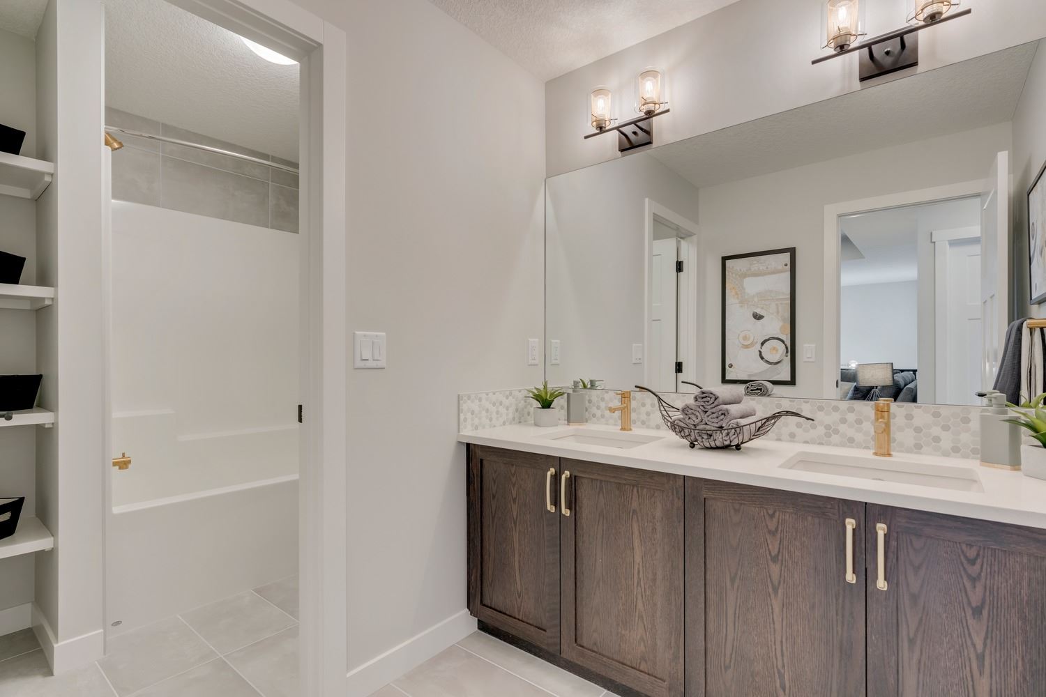 Additional image 15 of Coach Ridge