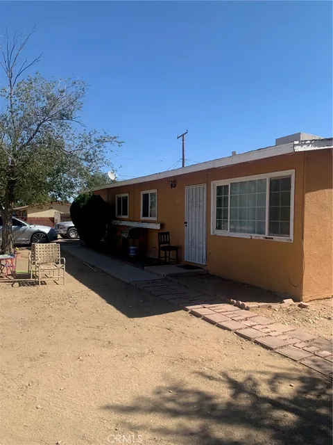 9819 3rd Avenue, Hesperia, CA 92345