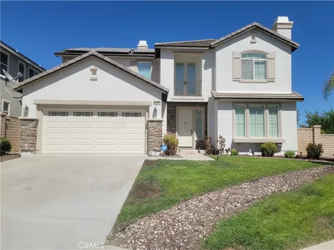 27 Via Palmieki Court, Lake Elsinore, CA 92532