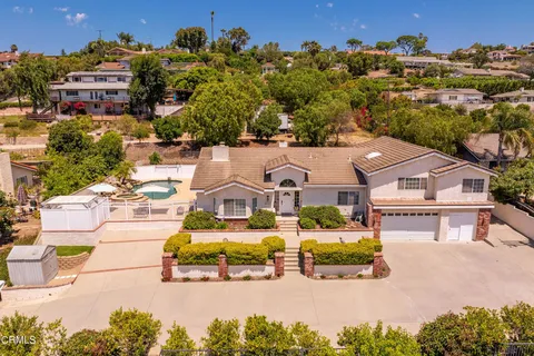 2210 Via Loma St, Camarillo, CA 93012