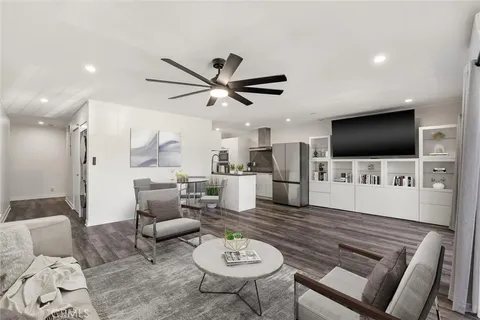 1061 Park Avenue Unit 204, Long Beach, CA 90804