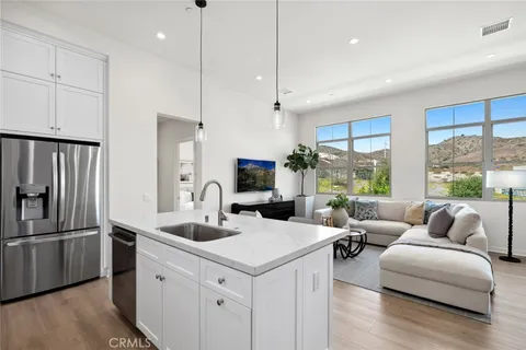 103 Sugarwood, Irvine, CA 92618