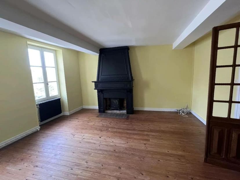 Additional image 2 of Montmoreau, Poitou-Charentes, 16190, France