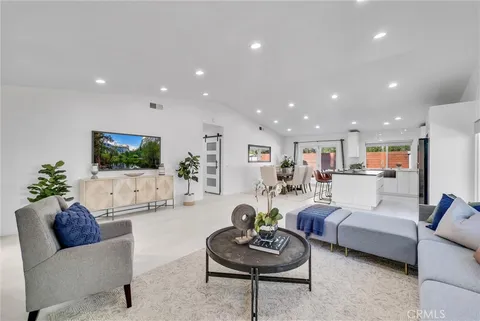 25122 La Suen Road, Laguna Hills, CA 92653