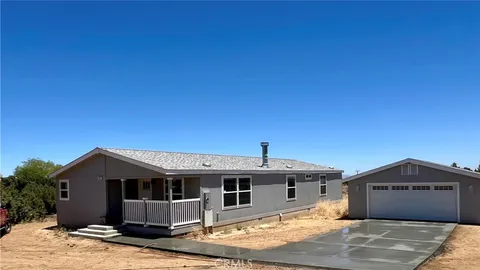 9345 Buttonwood St, Phelan, CA 92371