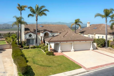 461 Deseo Avenue, Camarillo, CA 93010