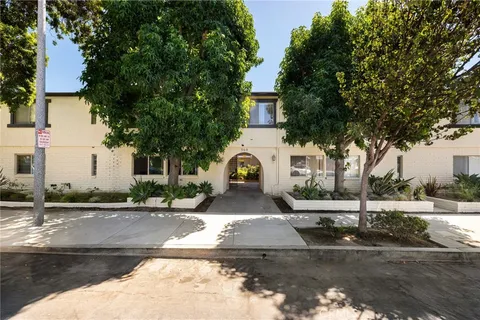 360 Gladys Avenue Unit 2, Long Beach, CA 90814