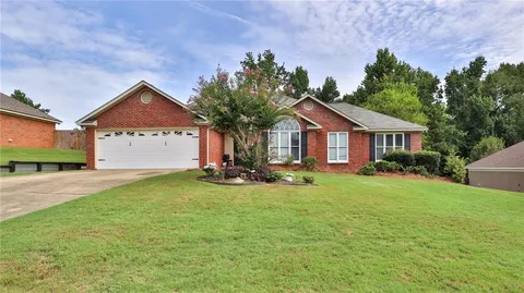 131 Shadow Wood Drive, Smiths Station, AL 36877