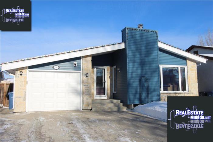 19 Tiverton BayWinnipeg, Manitoba, R2N2N5, Canada