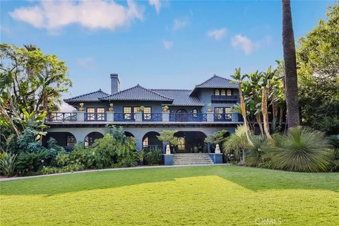 1215 Wentworth Avenue, Pasadena, CA 91106