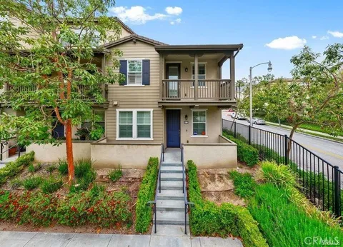 916 N Acacia Court Unit F, Azusa, CA 91702