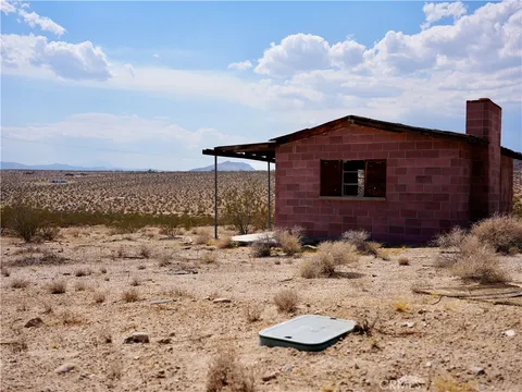 64494 Pole Line Road, Joshua Tree, CA 92252