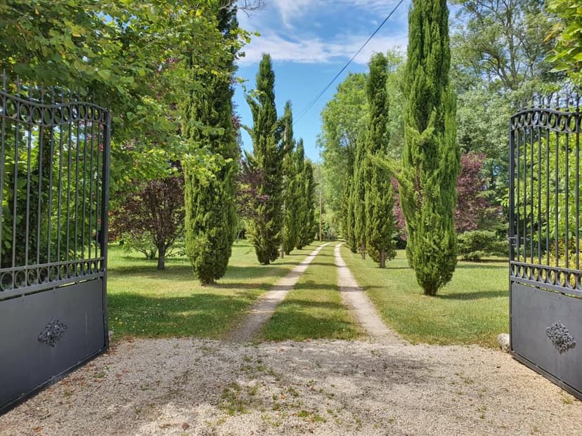 Additional image 2 of Aquitaine, Gironde, Ste-Foy-la-Grande, France