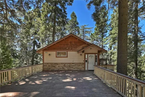 676 Lake Drive, Lake Arrowhead, CA 92352