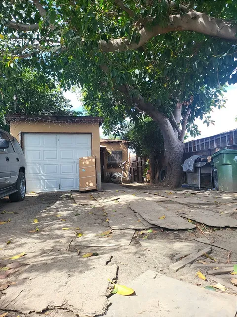 Primary image of 9721 Antwerp Street, Los Angeles, CA 90002