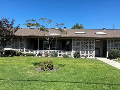 1561 Northwood Rd Unit M11 272E, Seal Beach, CA 90740