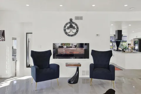 803 N Midway Dr, Escondido, CA 92027