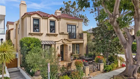3000 Seaview Avenue, Corona Del Mar, CA 92625