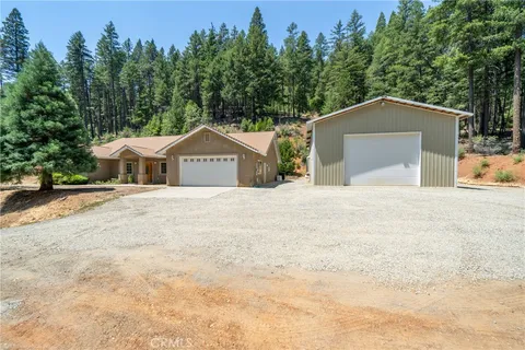 370 Roundy Rd, Weaverville, CA 96093