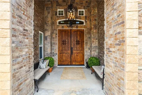 36999 Oak View Road, Yucaipa, CA 92399