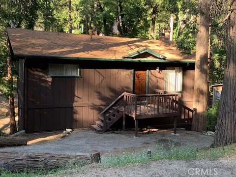 24962 Faulhorn Drive, Crestline, CA 92325