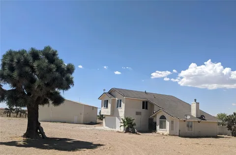 Primary image of 10330 Shasta Road, Phelan, CA 92371