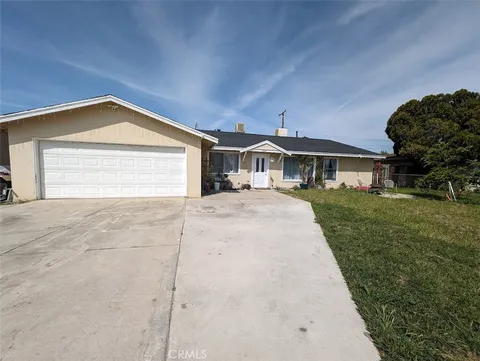 7868 Dundee Ave, Highland, CA 92346