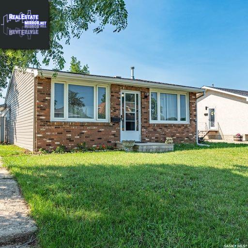 1007 Ominica Street E, Moose Jaw, Saskatchewan, S6H0J4, Canada