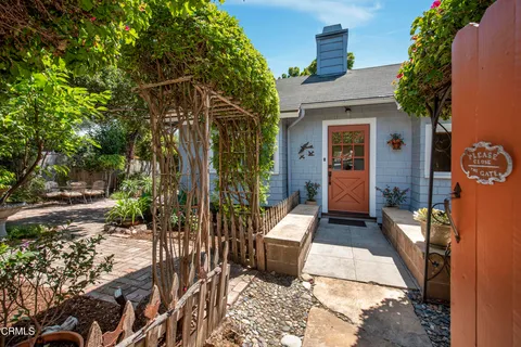 30 S Salinas Street, Santa Barbara, CA 93103