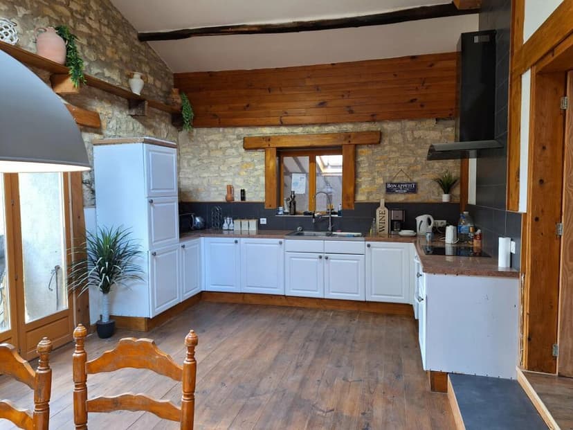 Additional image 3 of Poitou-Charentes, Vienne, Savigné, France