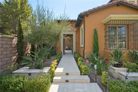 28 Cloister, Irvine, CA 92602