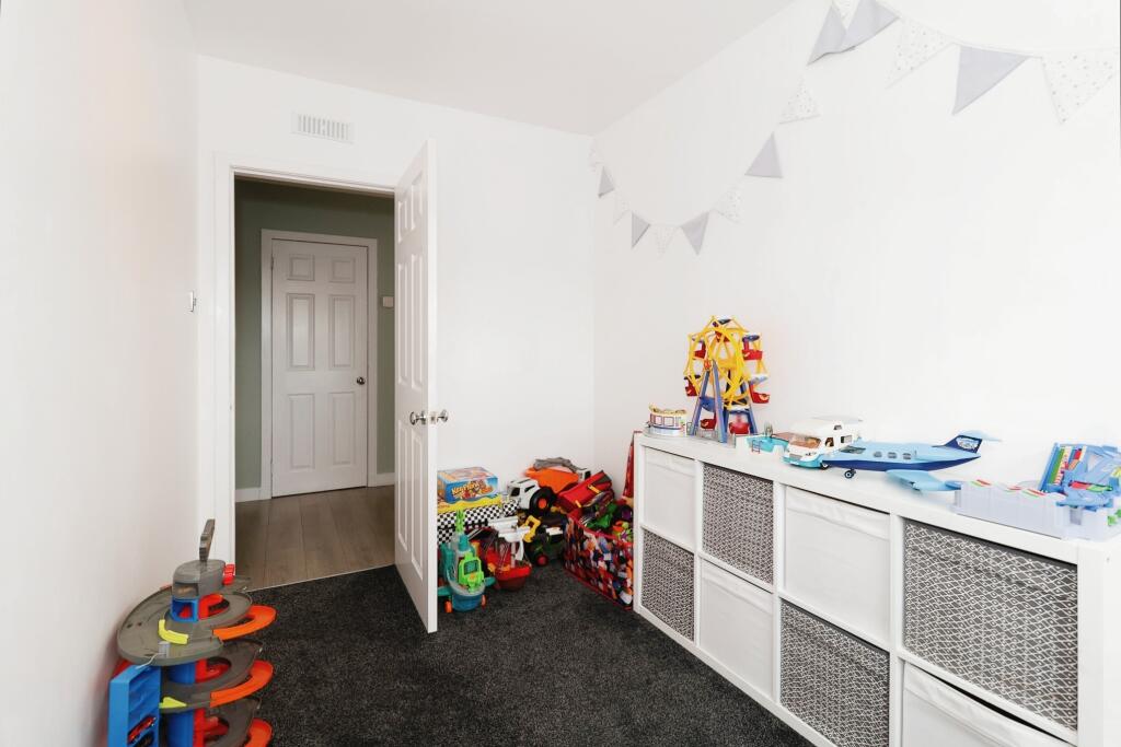 Additional image 10 of Edward Avenue, Banff, AB45