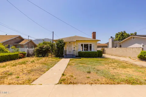 208 E Santa Paula Street, Santa Paula, CA 93060
