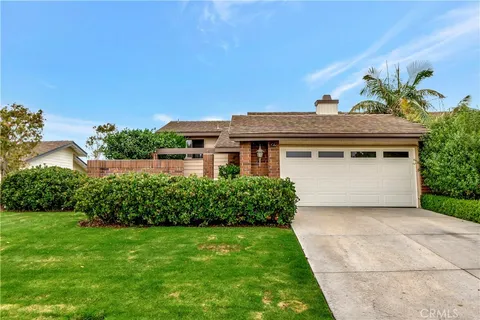 15 White Water Drive, Corona Del Mar, CA 92625