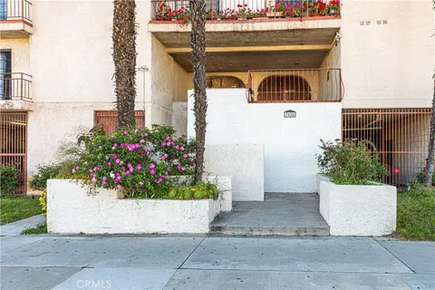 7625 Reseda Boulevard Unit 101, Reseda, CA 91335