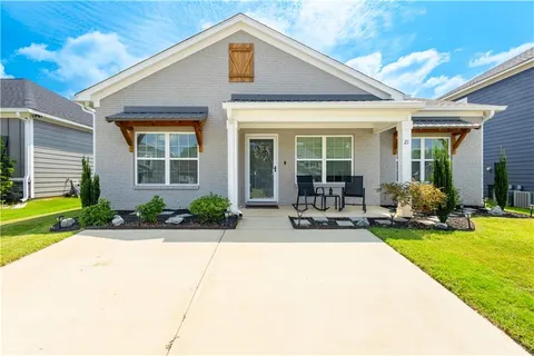21 Vineyard Drive, Phenix City, AL 36869