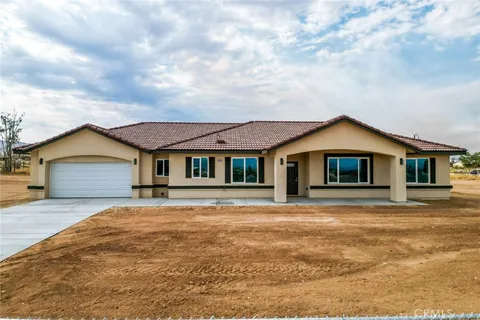 23420 La Plata Road, Apple Valley, CA 92308