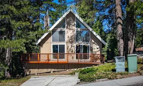 2560 Catalina Drive, Running Springs, CA 92382