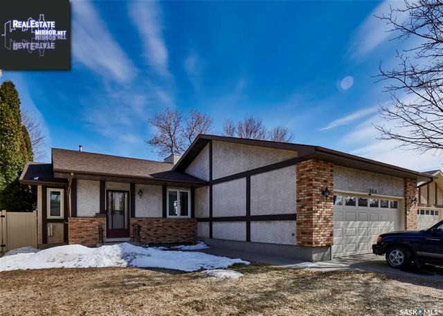 3054 Huntington Place, Regina, Saskatchewan, S4V1Y2, Canada