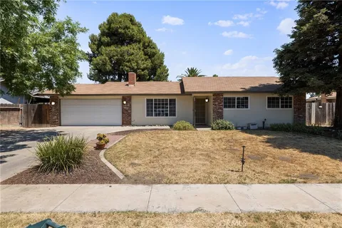 1792 E Alpine Avenue, Tulare, CA 93274