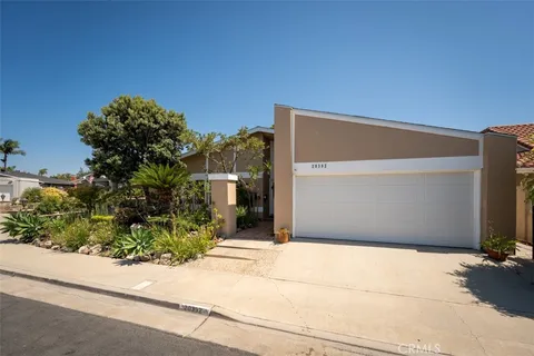 20392 Mooncrest Circle, Huntington Beach, CA 92646