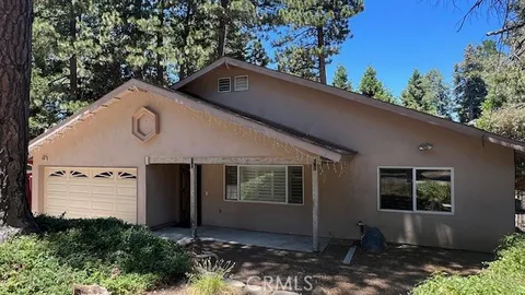 31686 Luring Pines Circle, Running Springs, CA 92382