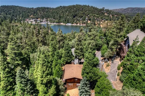 744 Bergschrund Drive, Crestline, CA 92325