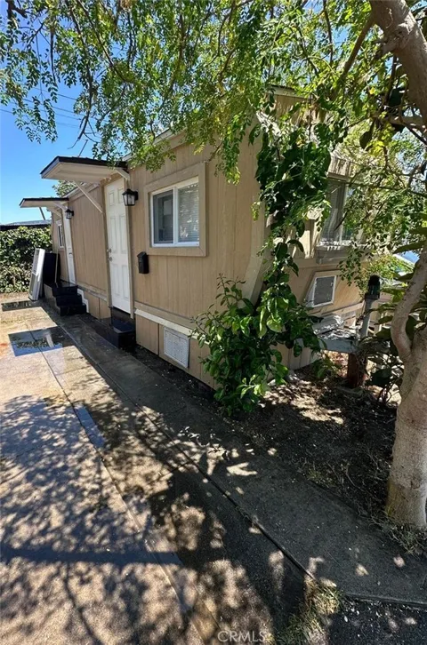 4511 Cecilia Street Unit 16, Cudahy, CA 90201
