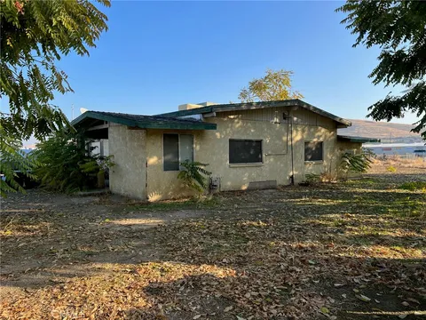 Primary image of 1035 W Northgrand Avenue, Porterville, CA 93257
