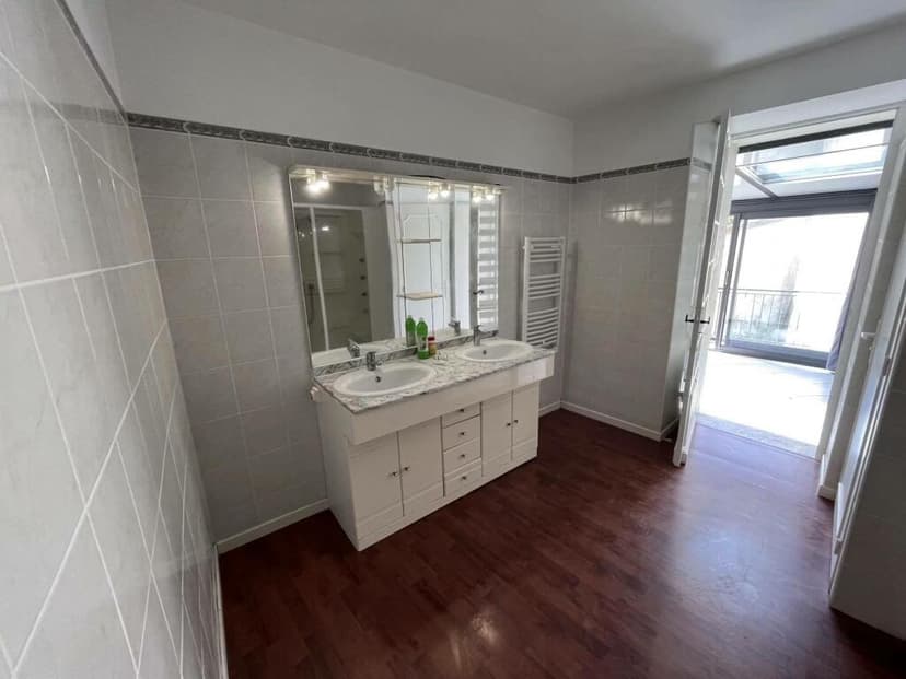 Additional image 3 of Montmoreau, Poitou-Charentes, 16190, France