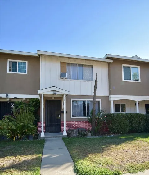 664 E 5th Street, Azusa, CA 91702